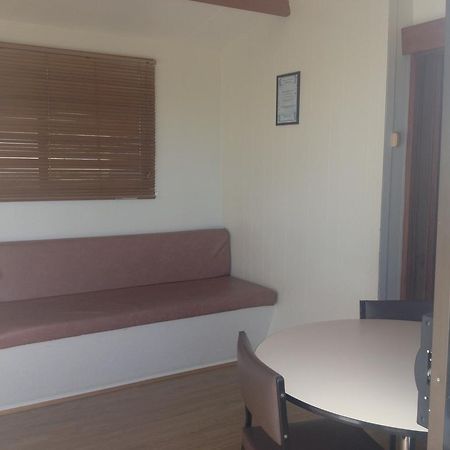 Hillcrest Tourist Park Hotel Сейнт Хелънс Стая снимка