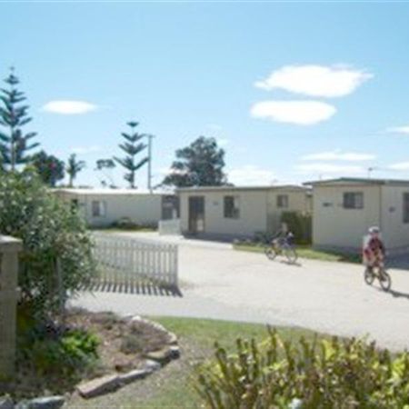 Hillcrest Tourist Park Hotel Сейнт Хелънс Екстериор снимка