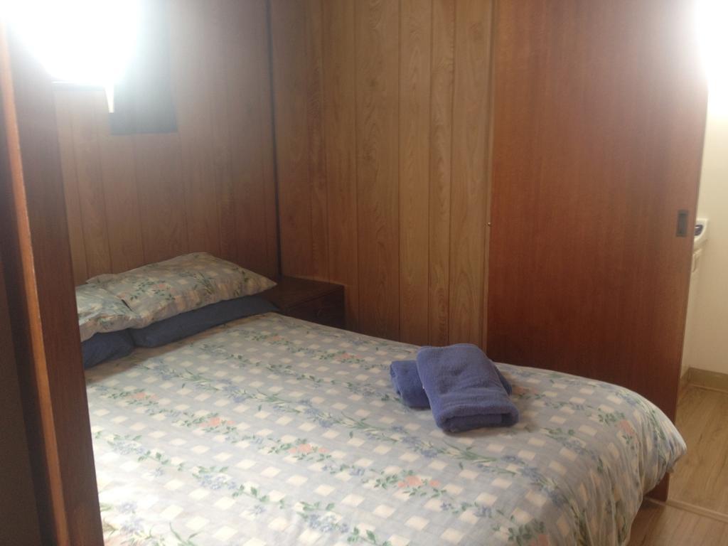 Hillcrest Tourist Park Hotel Сейнт Хелънс Стая снимка